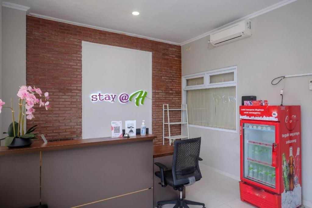 Urbanview Stay @H Jakal By Reddoorz Yogyakarta Eksteriør bilde