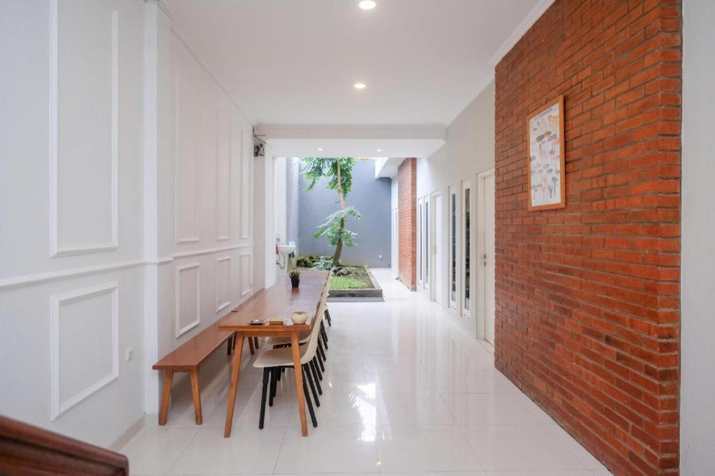 Urbanview Stay @H Jakal By Reddoorz Yogyakarta Eksteriør bilde
